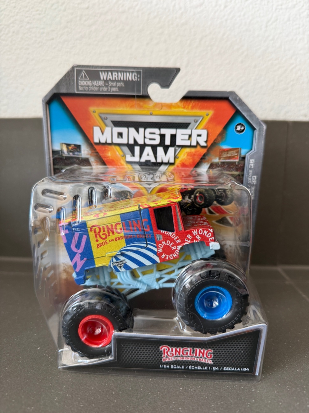 Monster Jam Series 39 Ringling Circus Food Truck 1:64 scale die cast